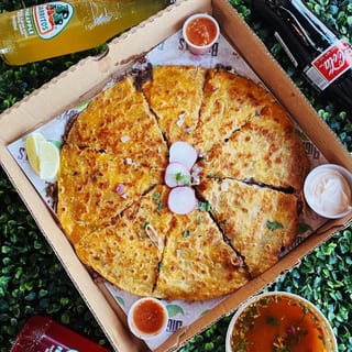 Quesabirria Pizza